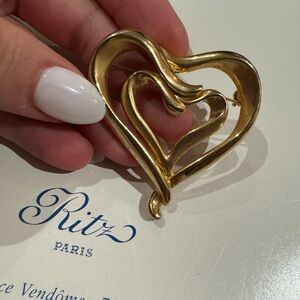Vintage double heart gold tones pin brooch